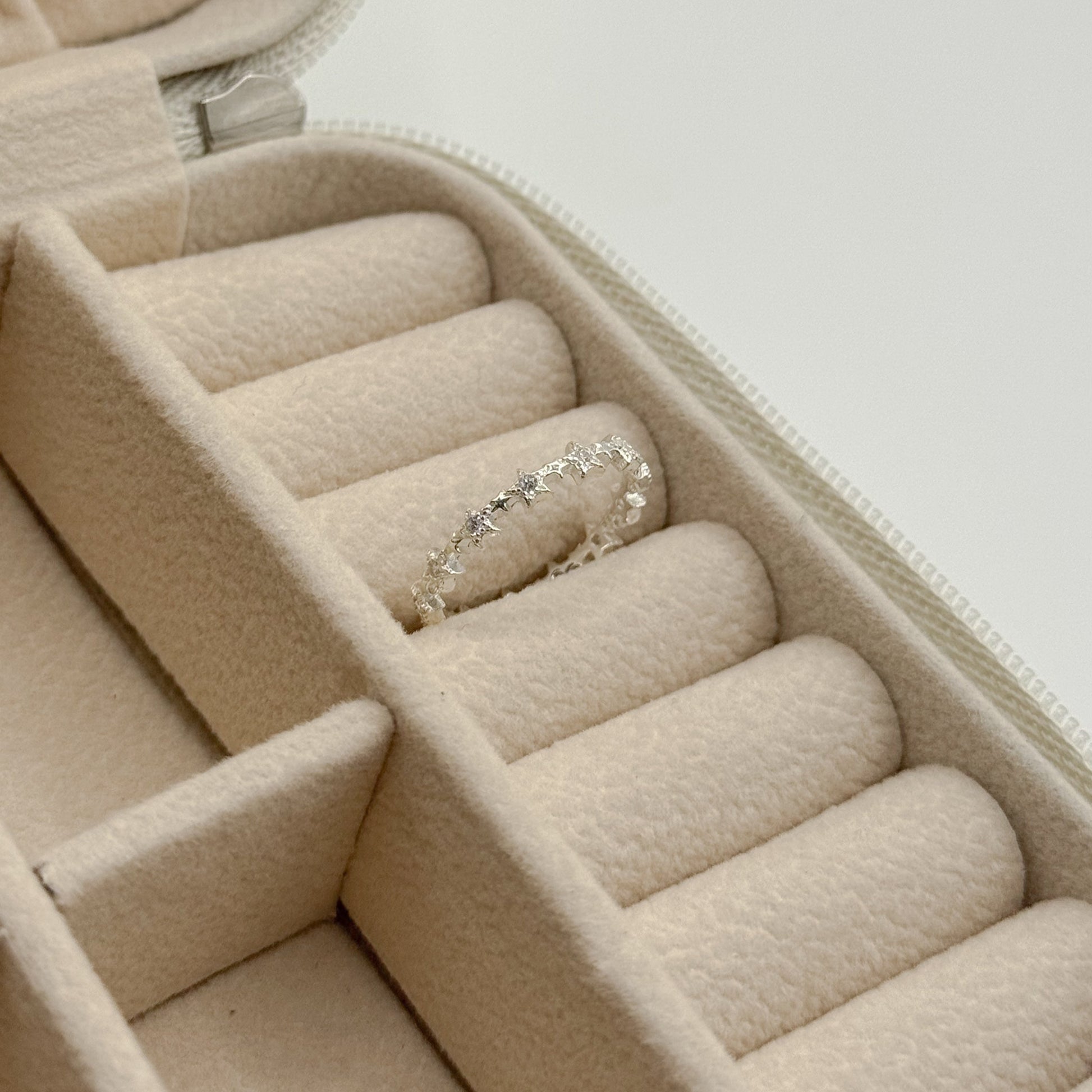 Anel Estrelas Cravejadas Annavi