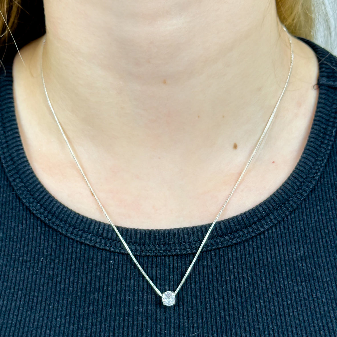 Colar Ponto de Luz Annavi