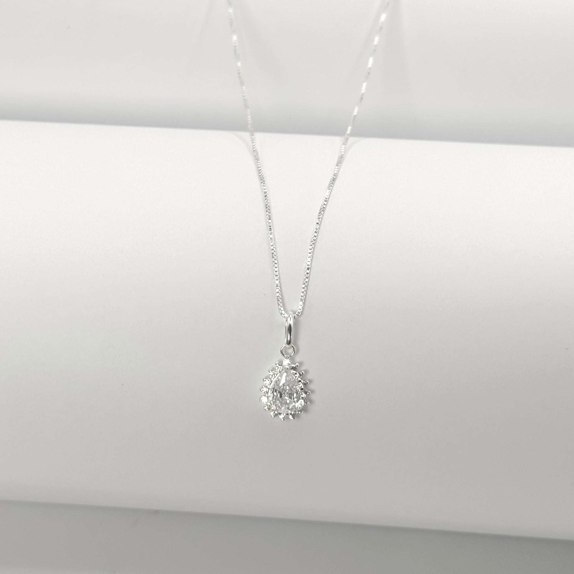 Kit Colar e Brinco Gota Annavi