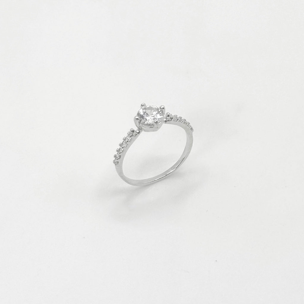 Anel Solitário Meia Aliança Cravejado Annavi