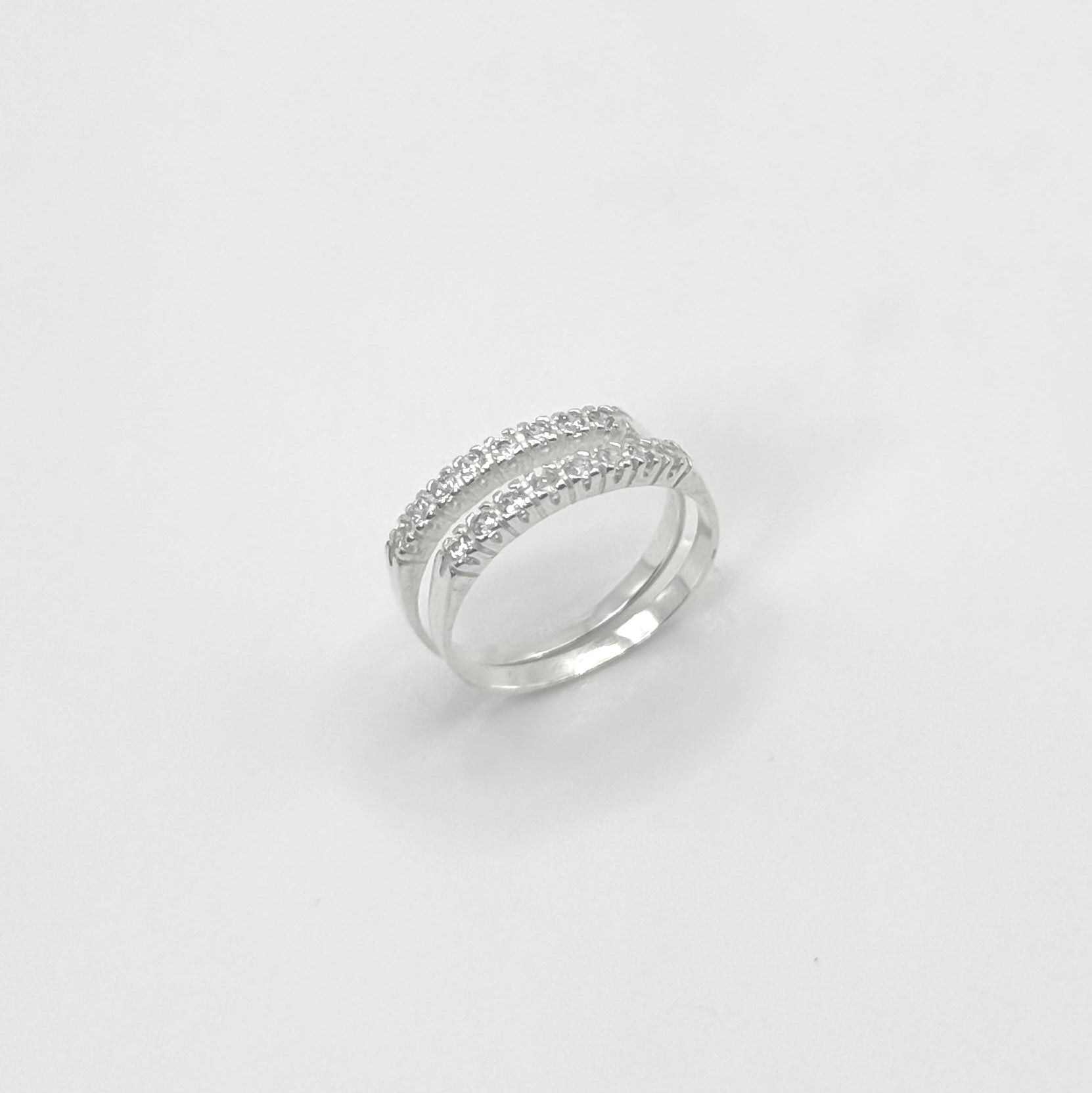 Anel Duplo Aparador Meia Aliança Cravejada Annavi