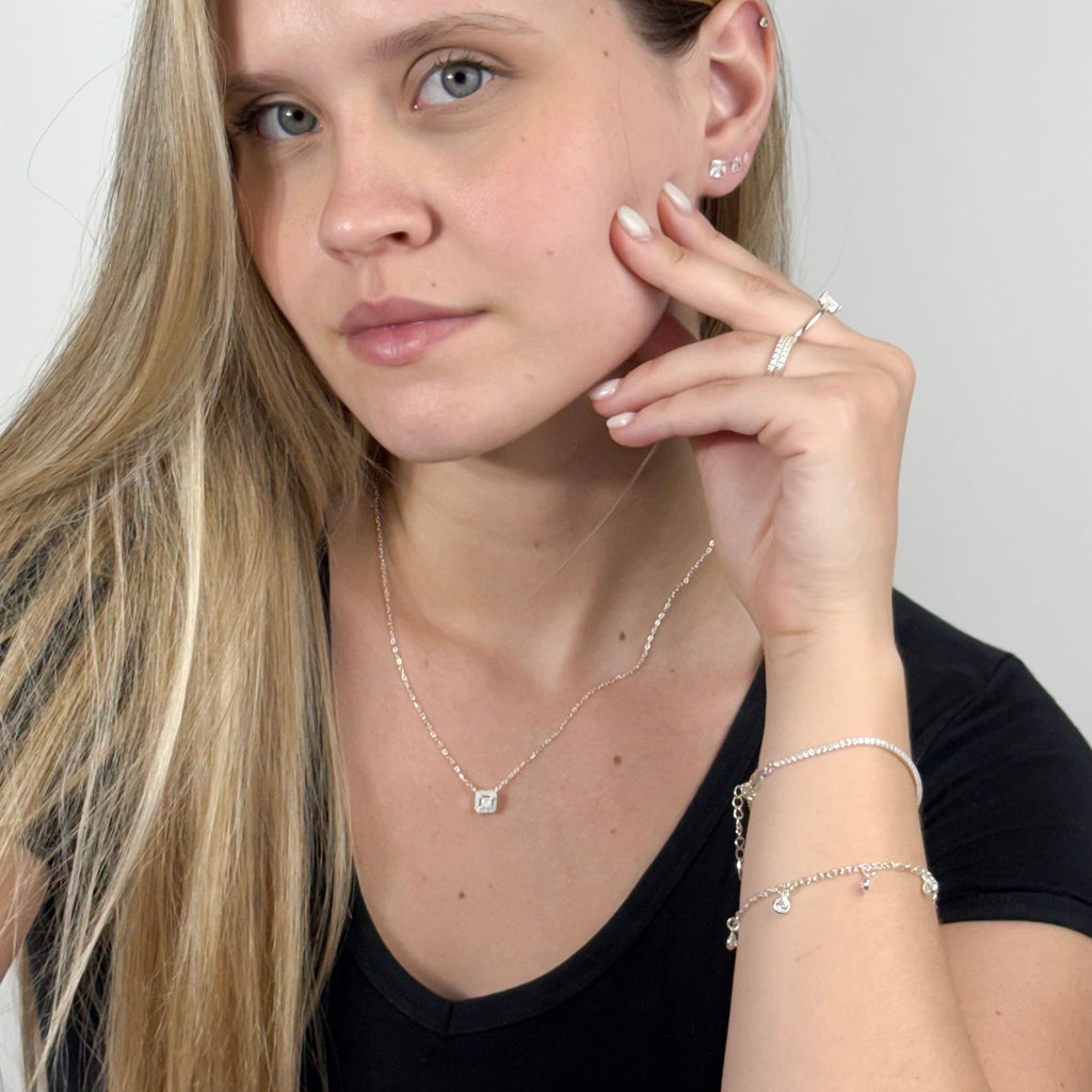 Colar Quadrado Cravejado Annavi