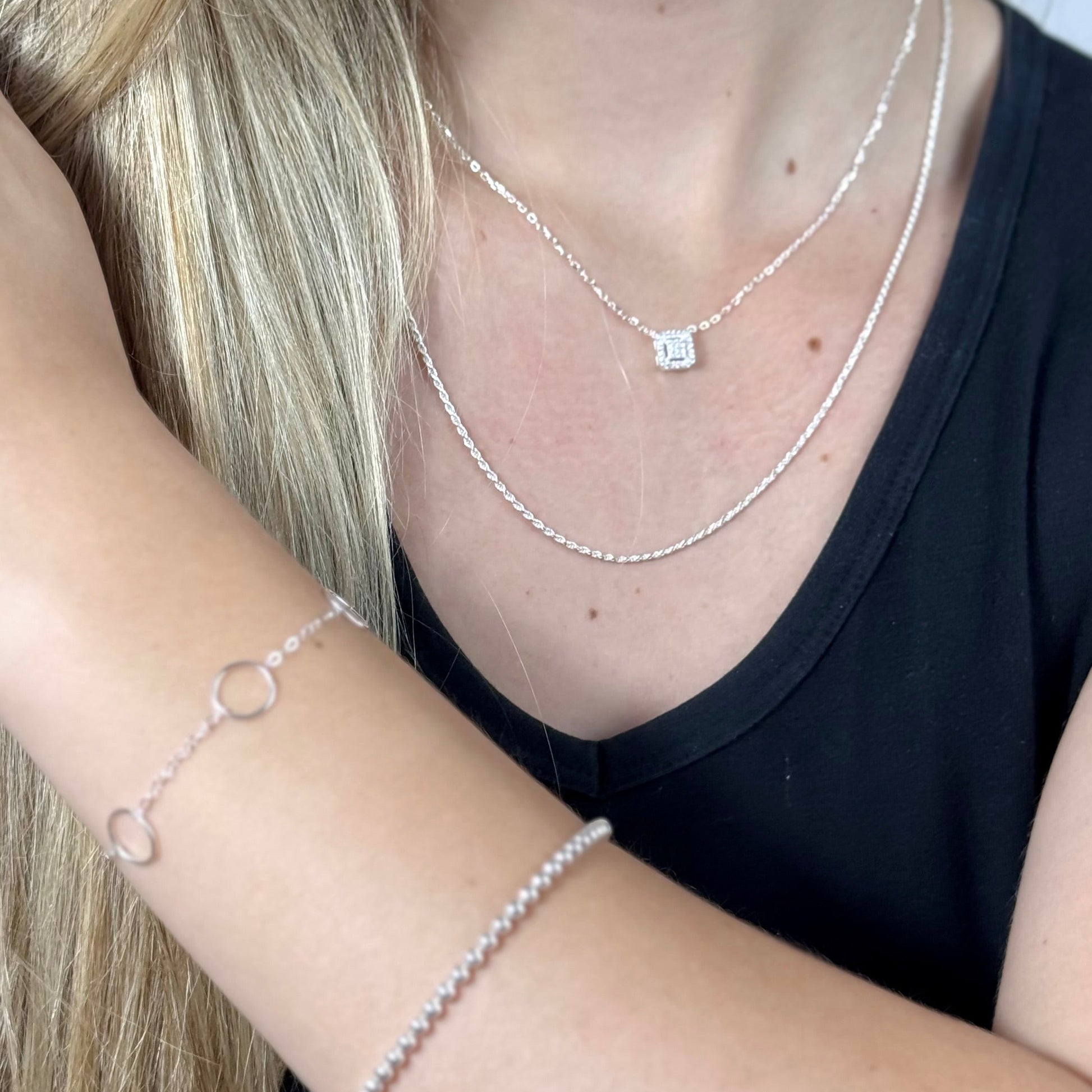 Colar Quadrado Cravejado Annavi