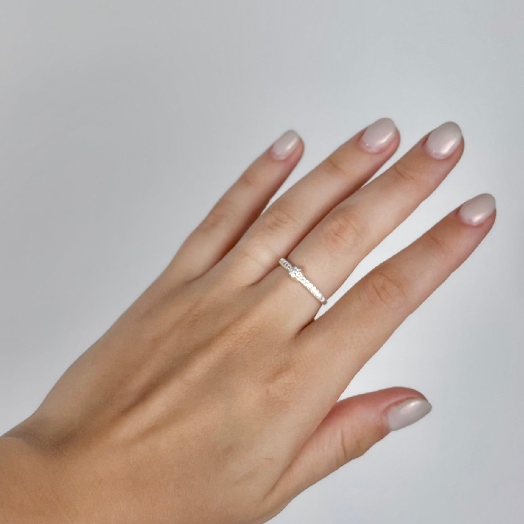 Anel Solitário Cravejado Annavi