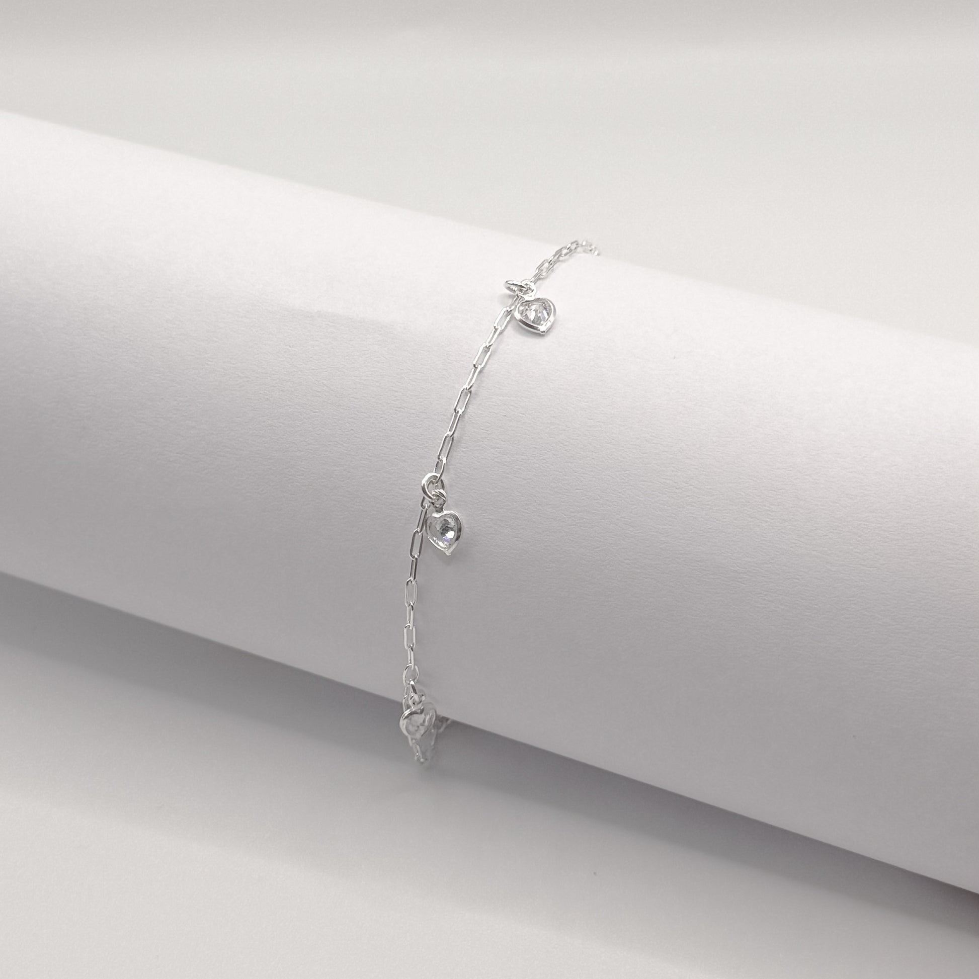 Pulseira Pingentes de Corações Annavi